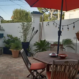 Grand Avec Patio Marsella