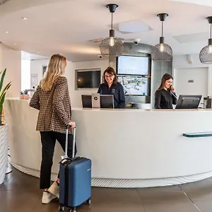 4* מלון Novotel Centre Euromed